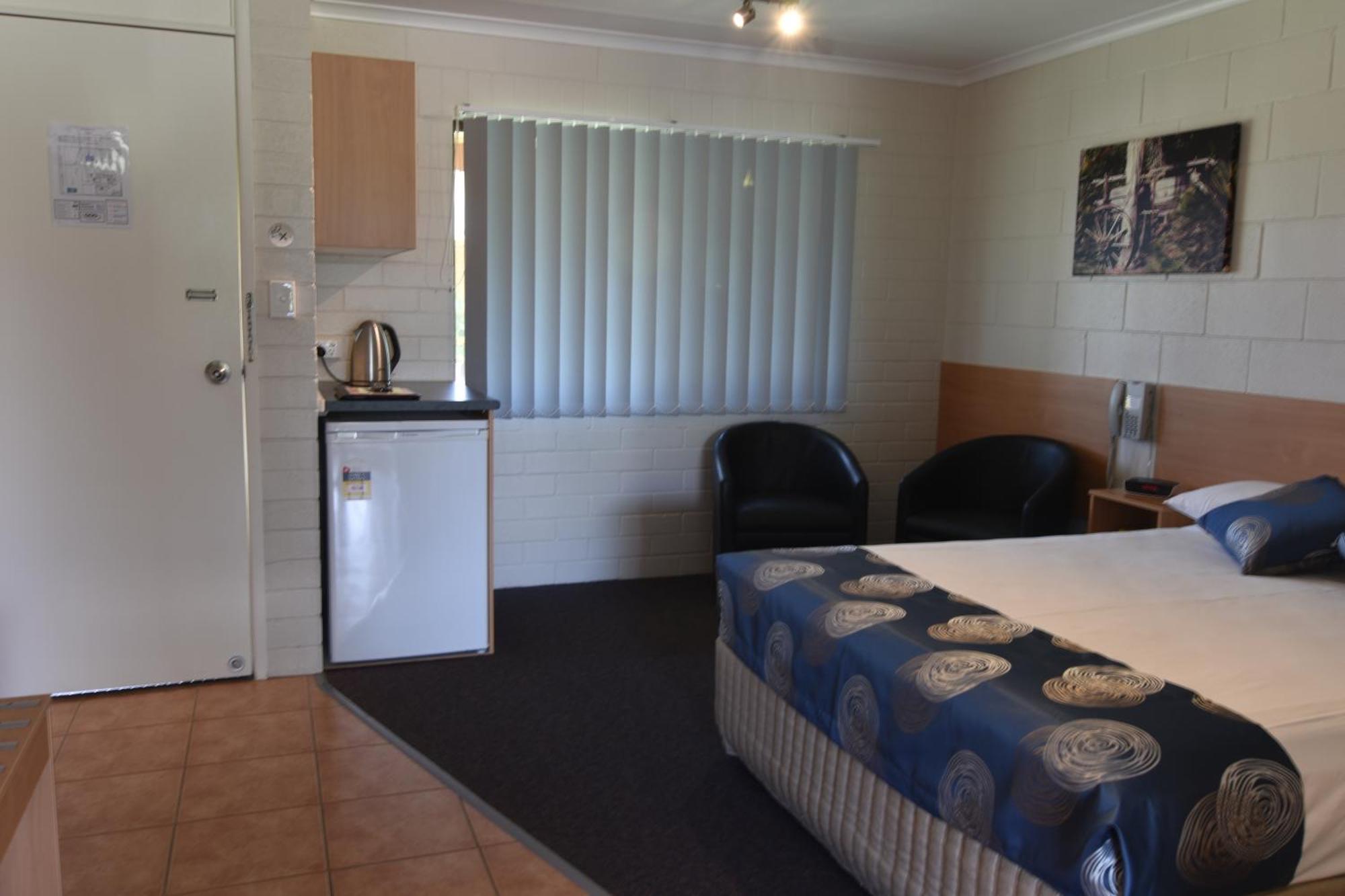 Mundubbera Billabong Motor Inn Room photo