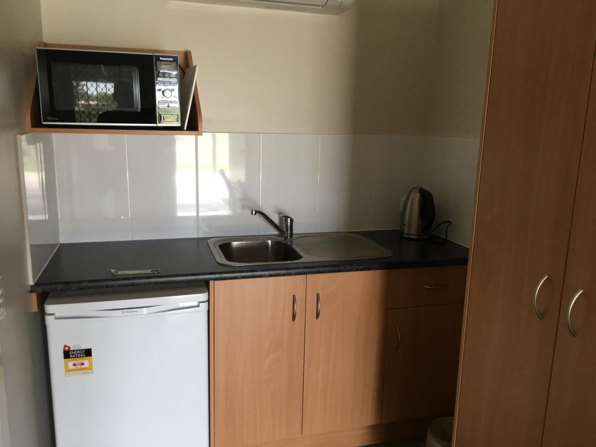 Mundubbera Billabong Motor Inn Room photo