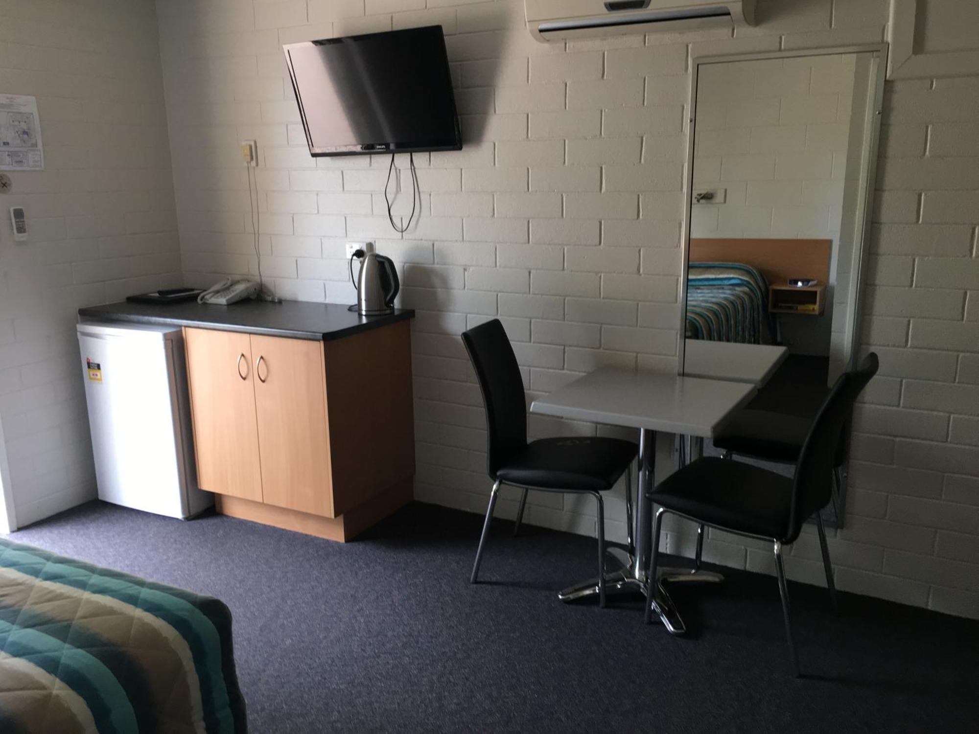 Mundubbera Billabong Motor Inn Room photo